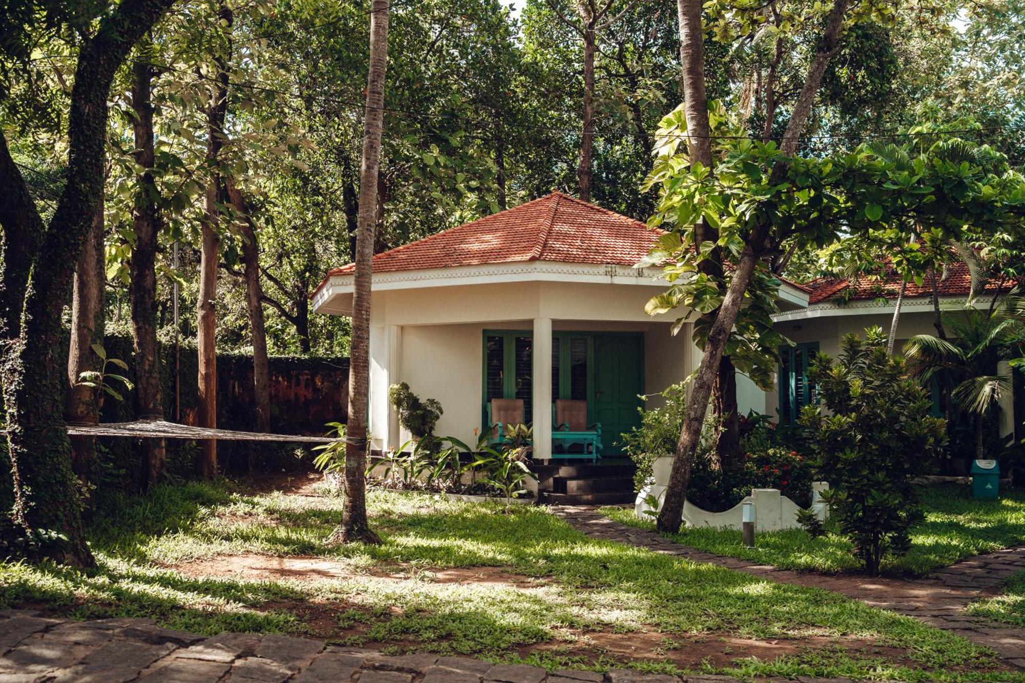 Paddlecult Surf Retreat Panzió Varkala Kültér fotó